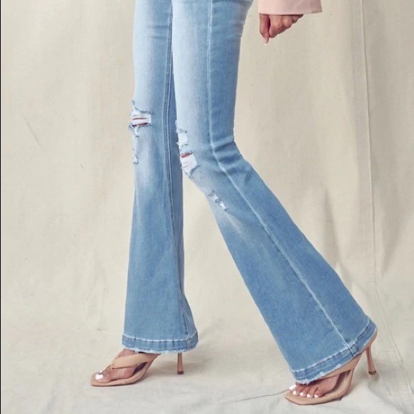 KanCan Light Wash Flares - Picture 6 of 8